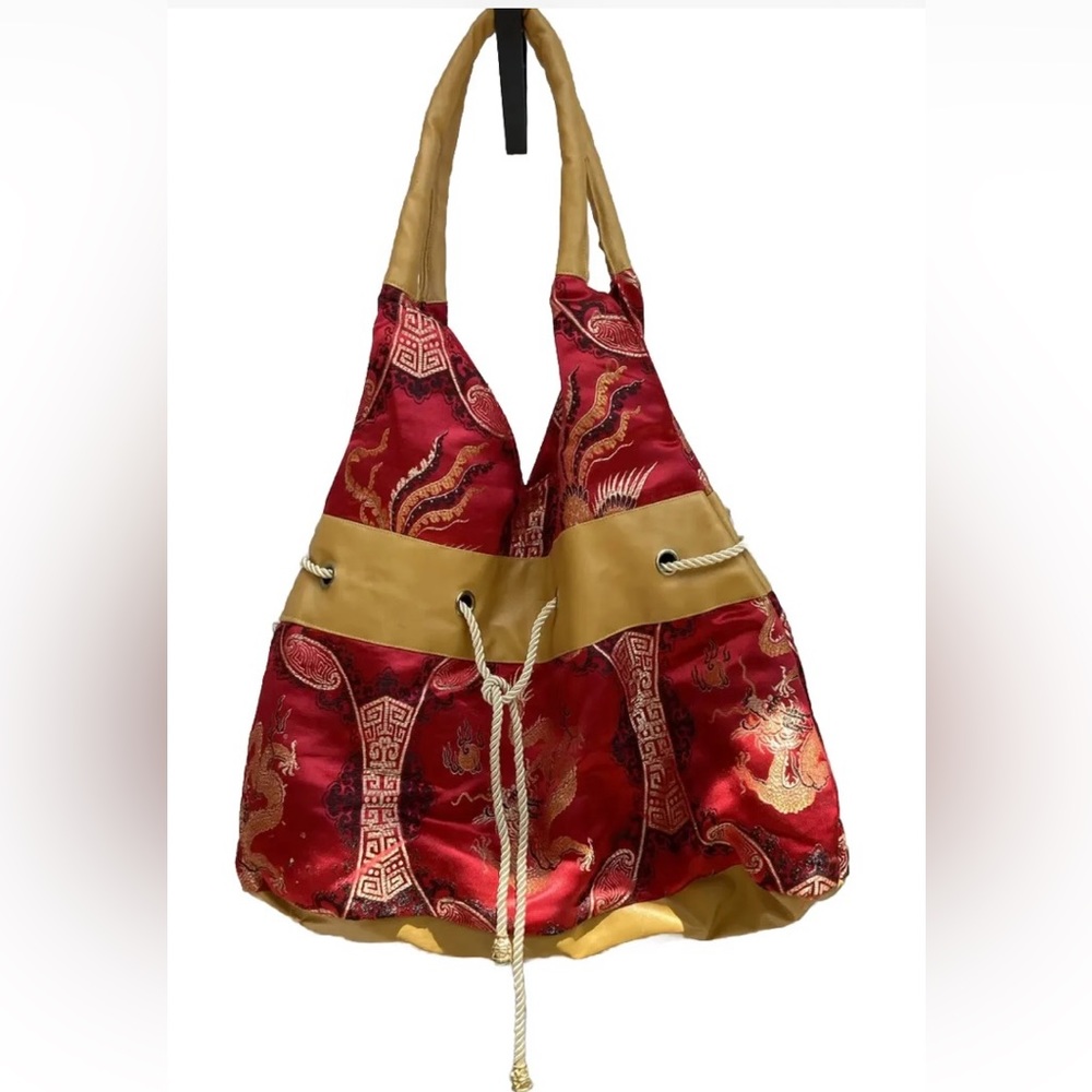 Vintage Unbranded Asian Style Red Satiny Drawstring Shoulder Hobo Bag Purse